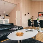 6 Person In Bjert Vakantiehuis