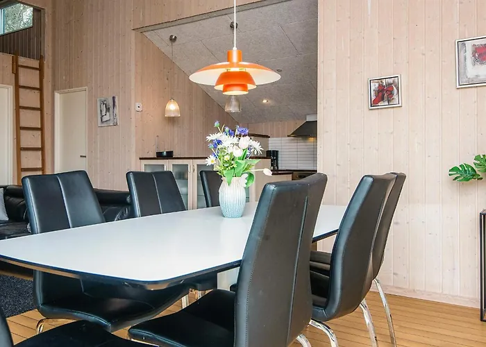 6 Person In Bjert Binderup Strand