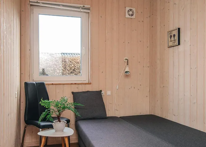 6 Person In Bjert * Binderup Strand